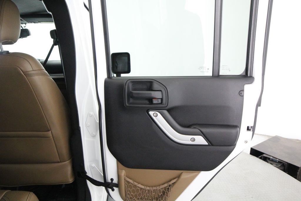Jeep Wrangler Unlimited 4WD 4dr Sahara 2015