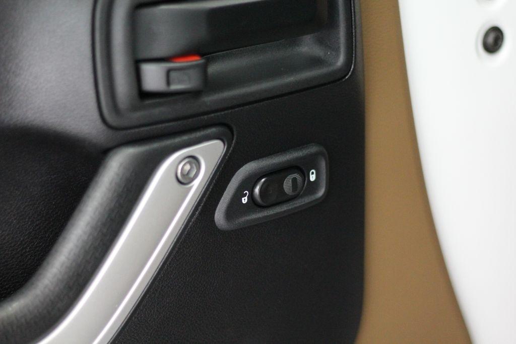 Jeep Wrangler Unlimited 4WD 4dr Sahara 2015