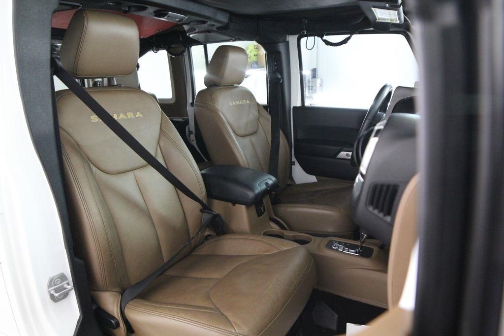 Jeep Wrangler Unlimited 4WD 4dr Sahara 2015