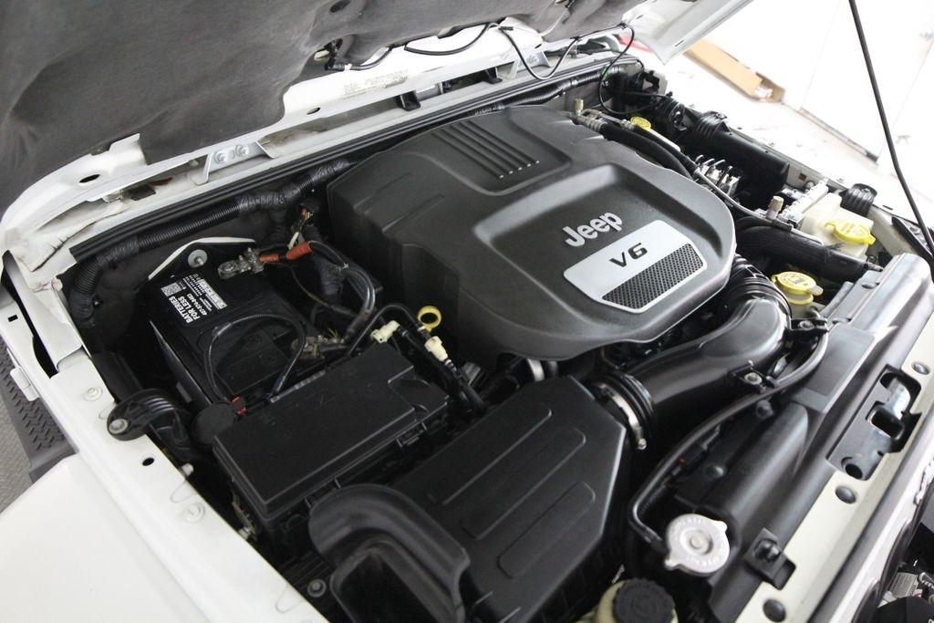 Jeep Wrangler Unlimited 4WD 4dr Sahara 2015
