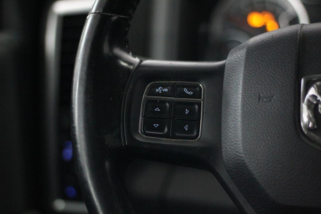 RAM 1500 4WD Crew Cab 140.5" Big Horn 2015