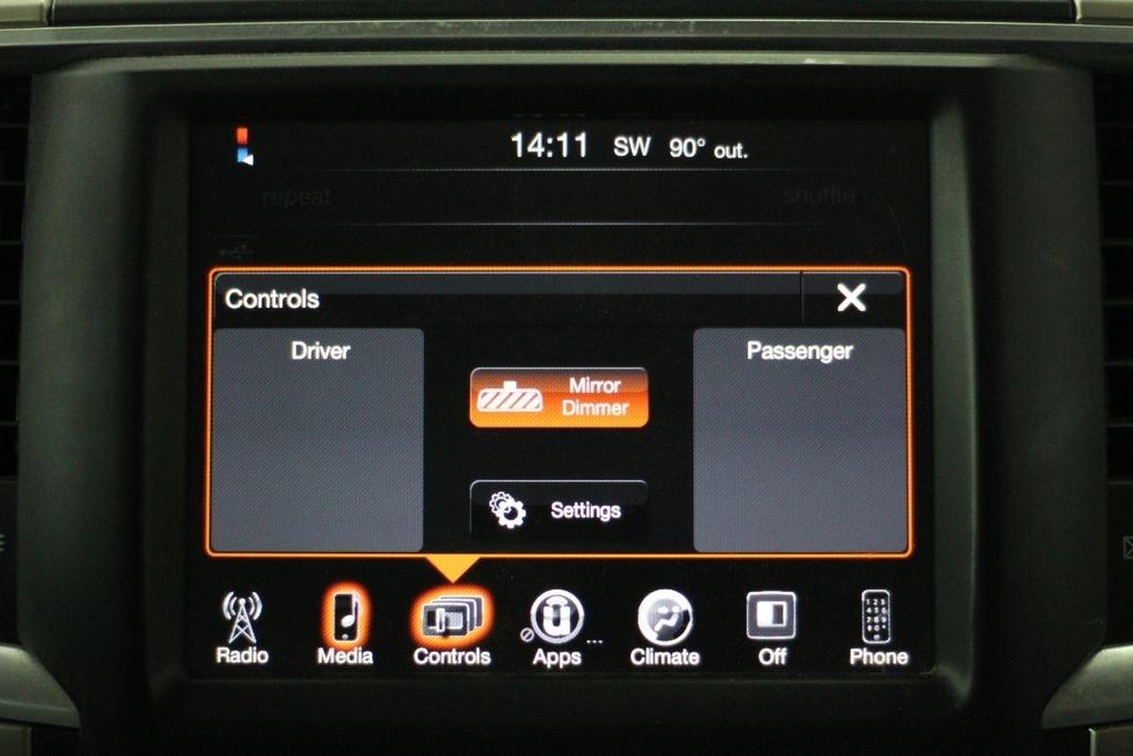 RAM 1500 4WD Crew Cab 140.5" Big Horn 2015