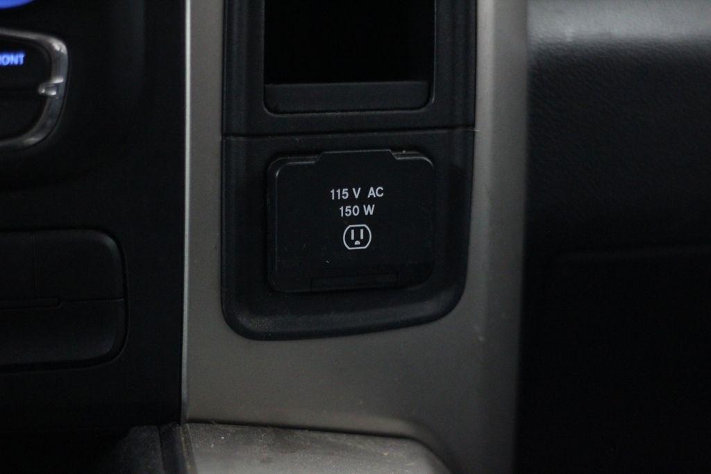 RAM 1500 4WD Crew Cab 140.5" Big Horn 2015