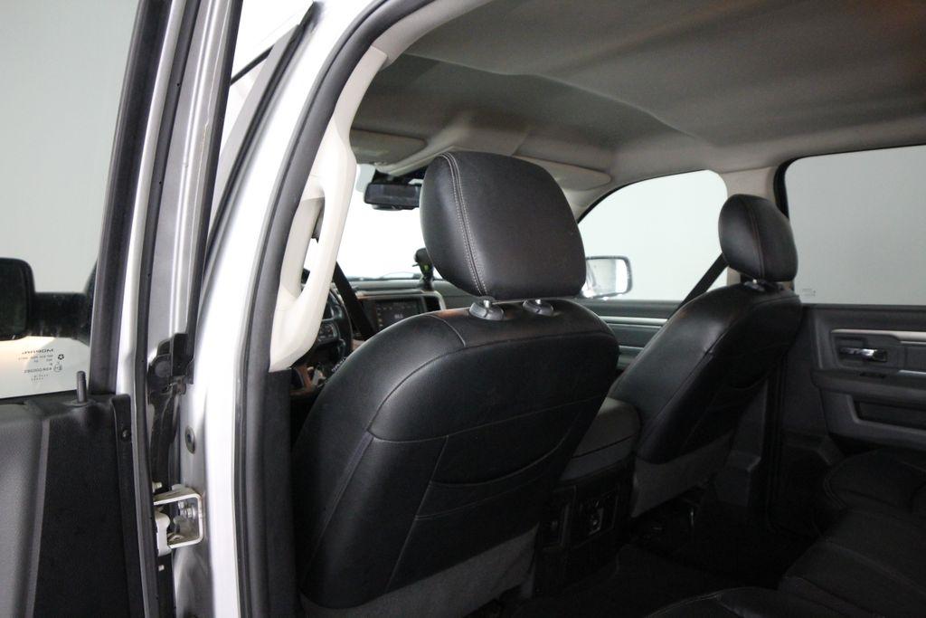 RAM 1500 4WD Crew Cab 140.5" Big Horn 2015