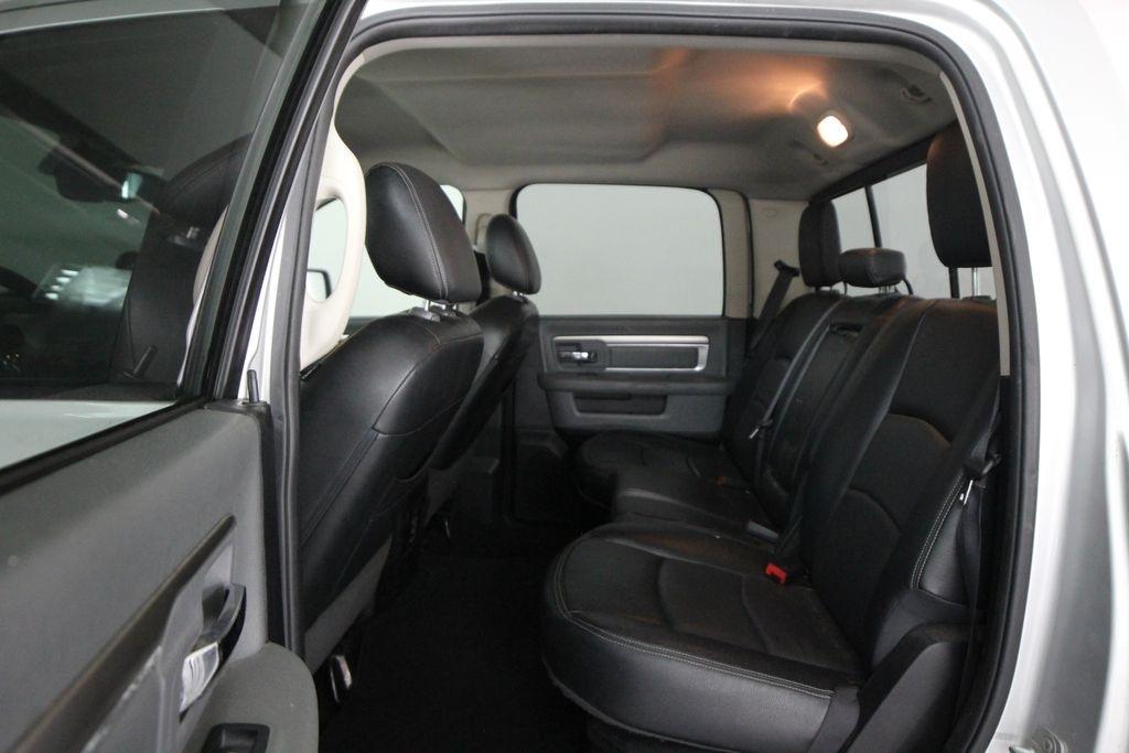 RAM 1500 4WD Crew Cab 140.5" Big Horn 2015