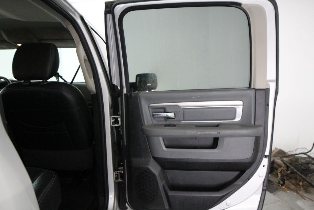 RAM 1500 4WD Crew Cab 140.5" Big Horn 2015