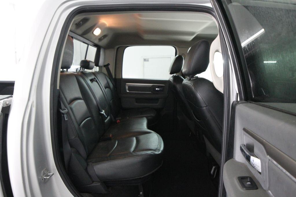 RAM 1500 4WD Crew Cab 140.5" Big Horn 2015