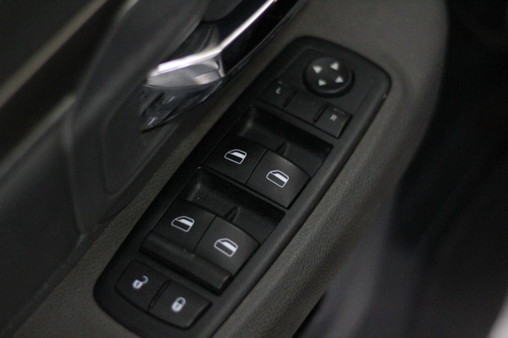 RAM 1500 4WD Crew Cab 140.5" Big Horn 2015