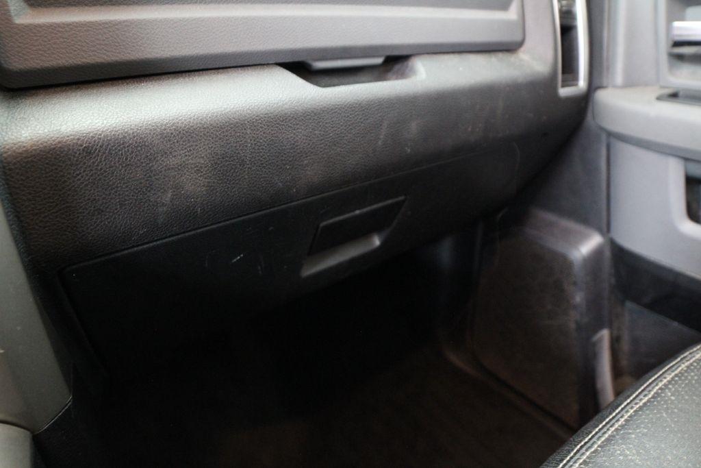 RAM 1500 4WD Crew Cab 140.5" Big Horn 2015