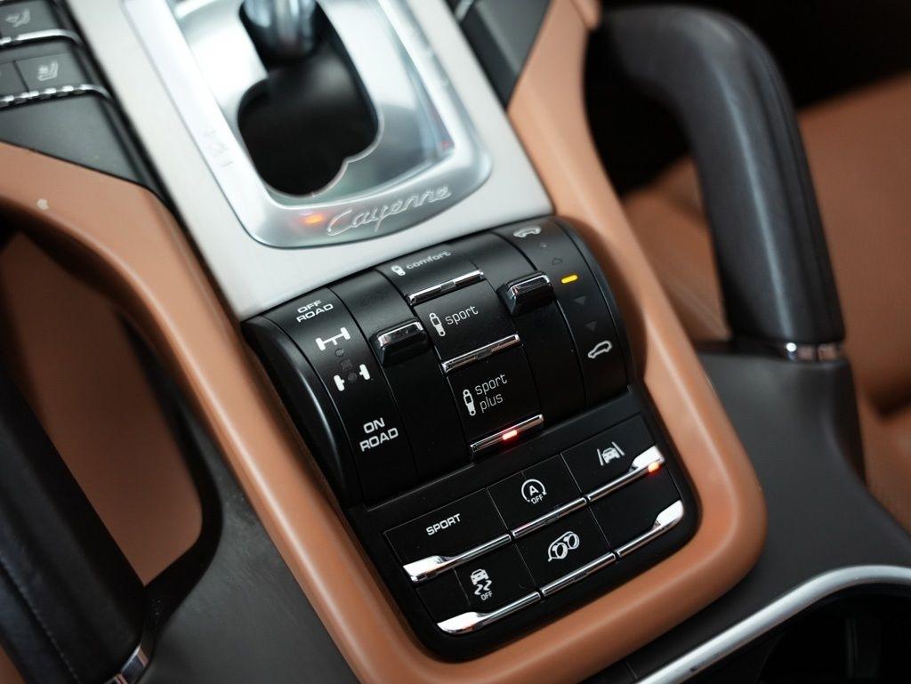 Porsche Cayenne AWD 4dr GTS 2016