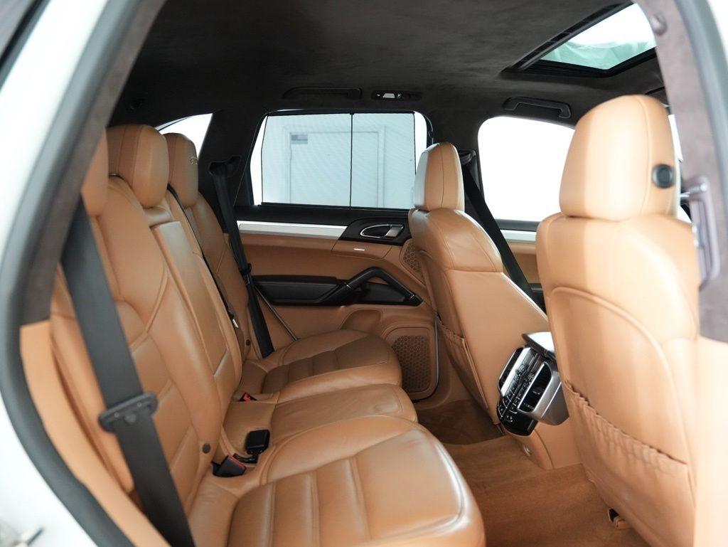 Porsche Cayenne AWD 4dr GTS 2016
