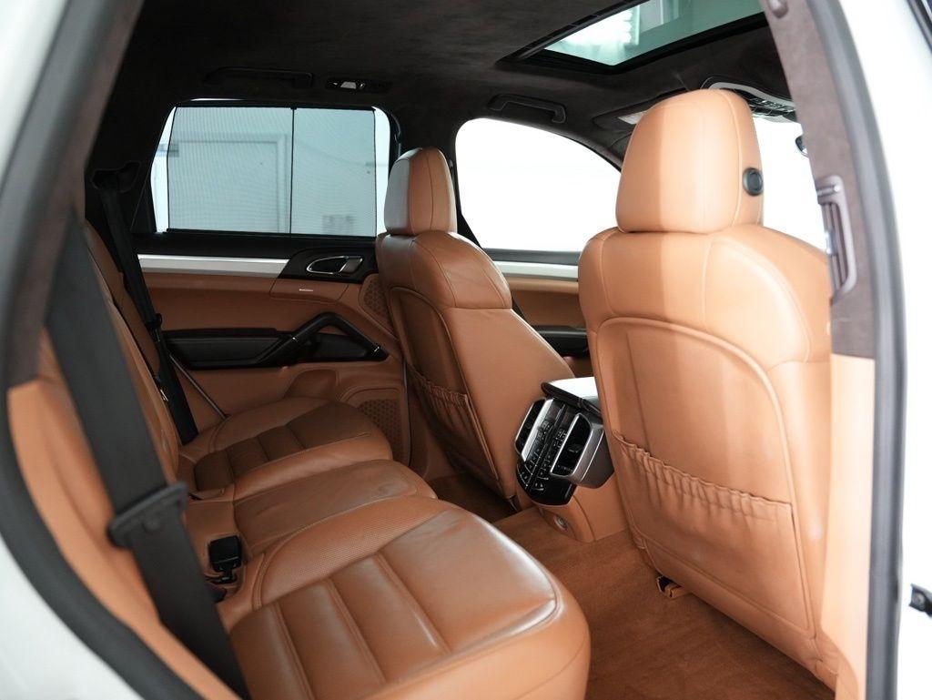 Porsche Cayenne AWD 4dr GTS 2016