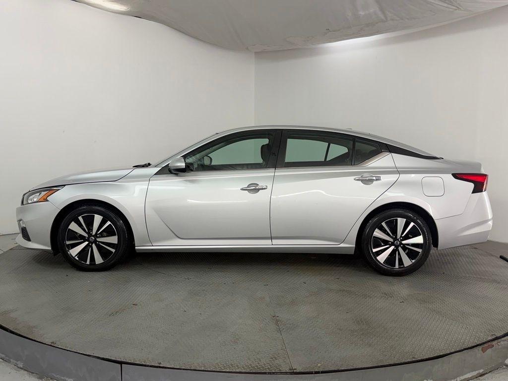 Nissan Altima 2.5 SV Sedan 2021