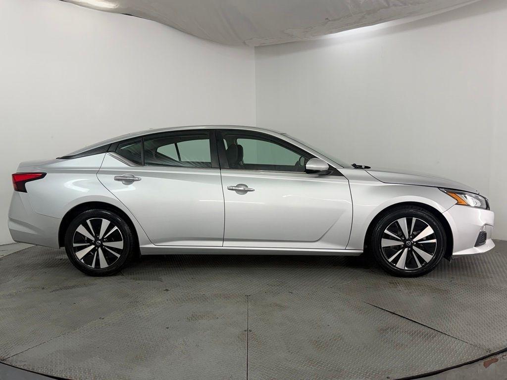 Nissan Altima 2.5 SV Sedan 2021