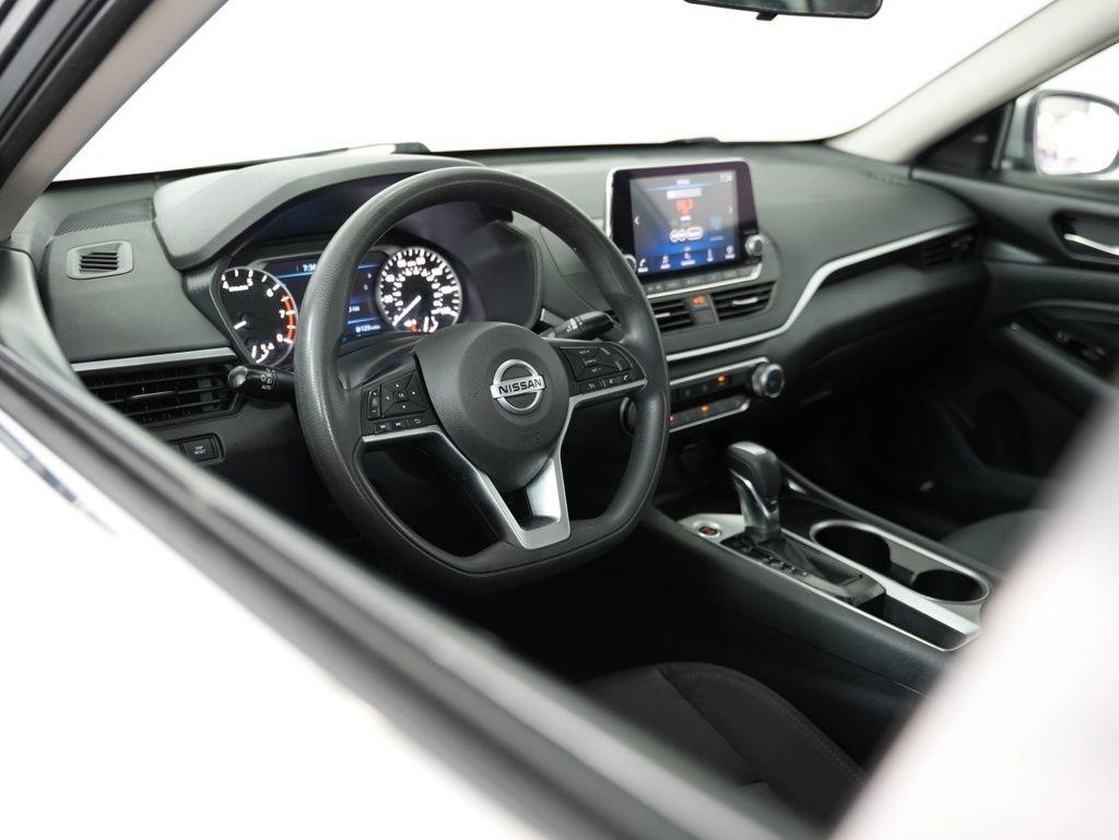 Nissan Altima 2.5 SV Sedan 2021