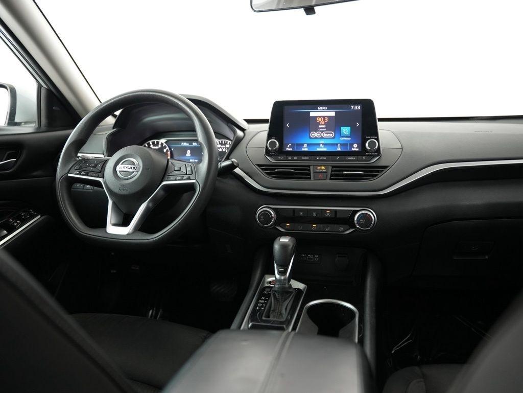 Nissan Altima 2.5 SV Sedan 2021