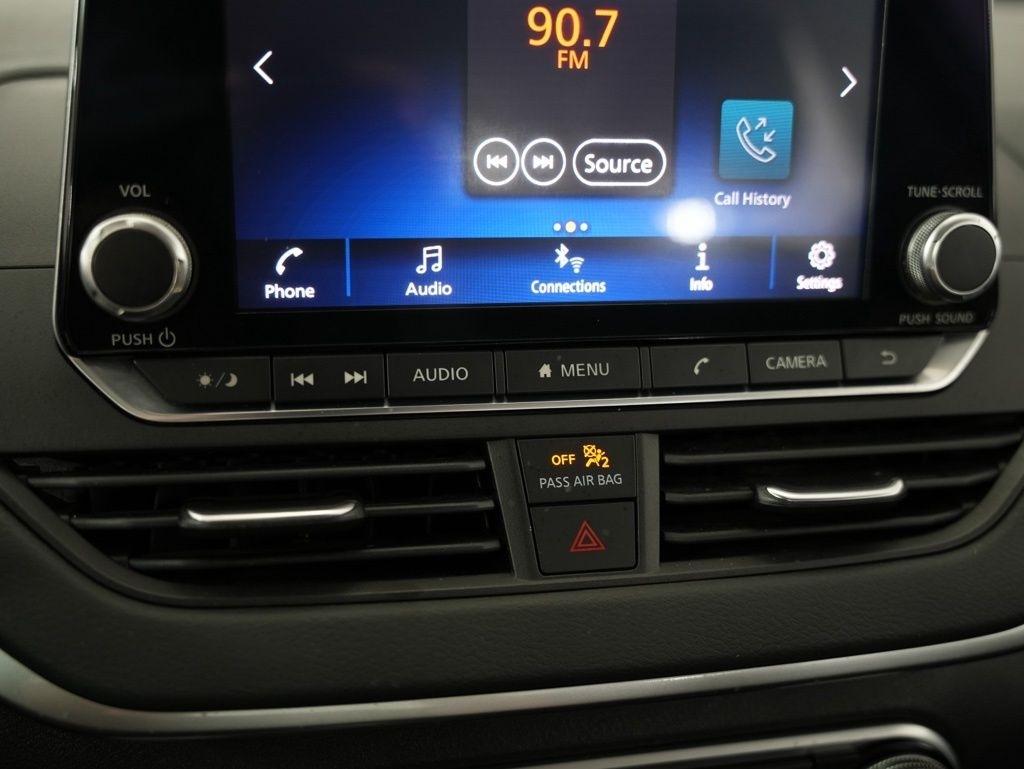 Nissan Altima 2.5 SV Sedan 2021