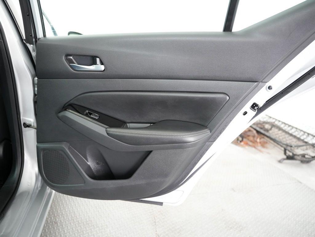 Nissan Altima 2.5 SV Sedan 2021