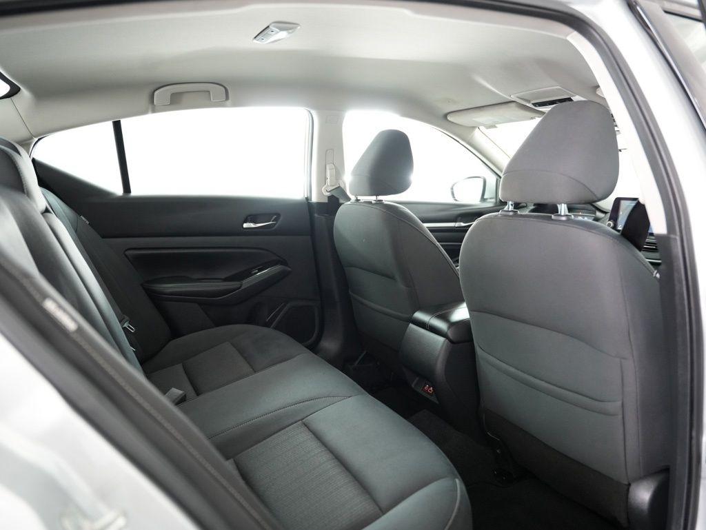 Nissan Altima 2.5 SV Sedan 2021