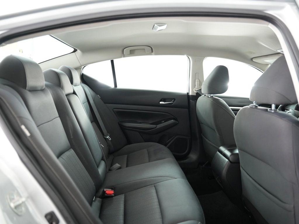 Nissan Altima 2.5 SV Sedan 2021