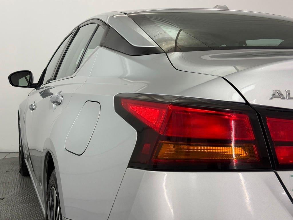 Nissan Altima 2.5 SV Sedan 2021