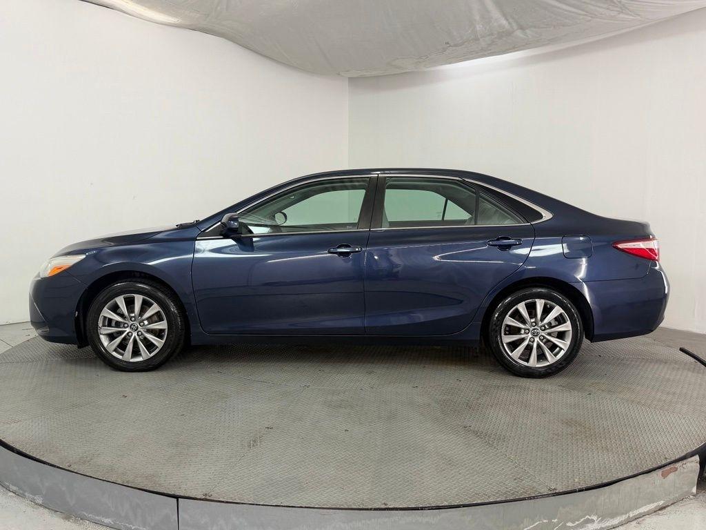 Toyota Camry XLE Auto (Natl) 2017
