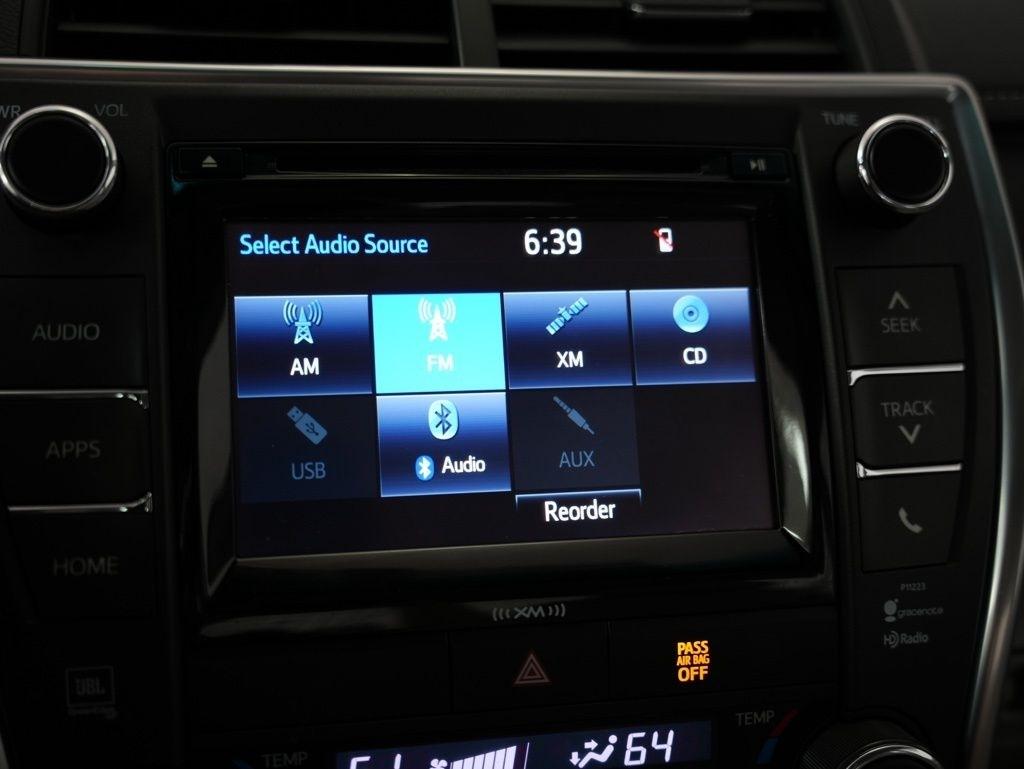 Toyota Camry XLE Auto (Natl) 2017