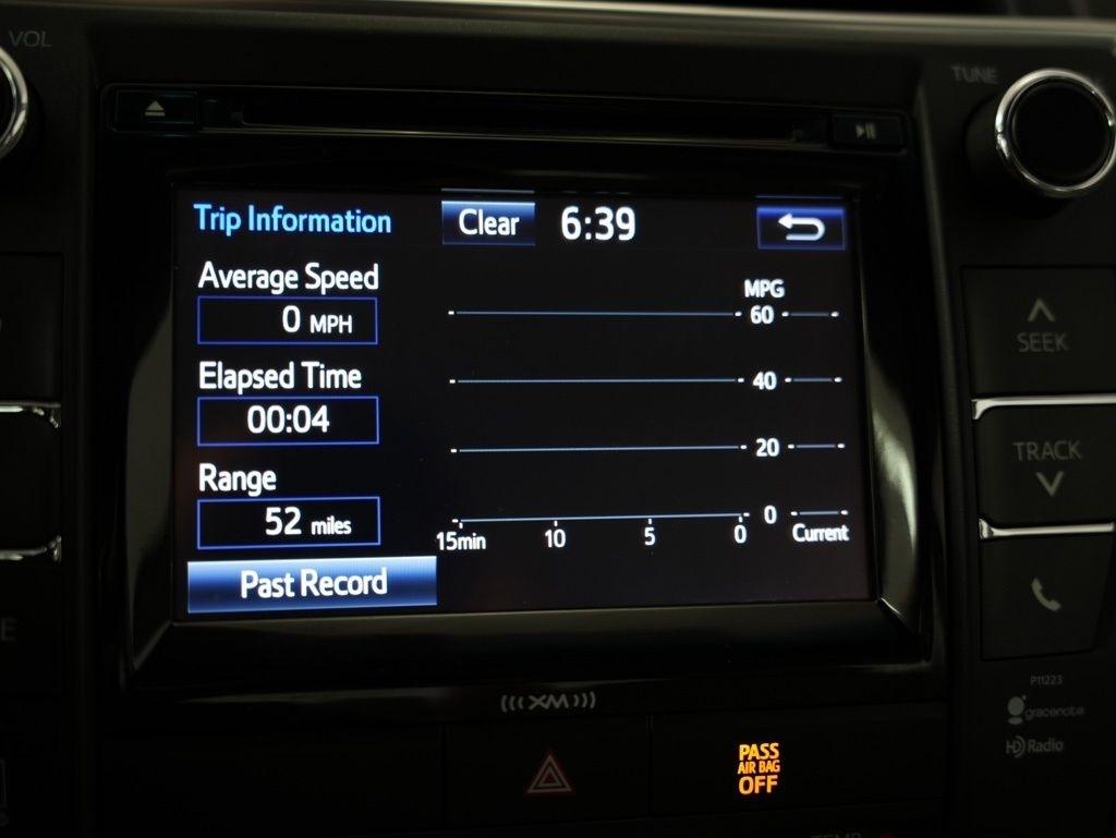 Toyota Camry XLE Auto (Natl) 2017