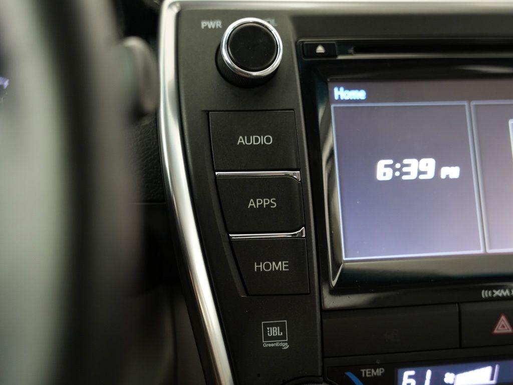Toyota Camry XLE Auto (Natl) 2017