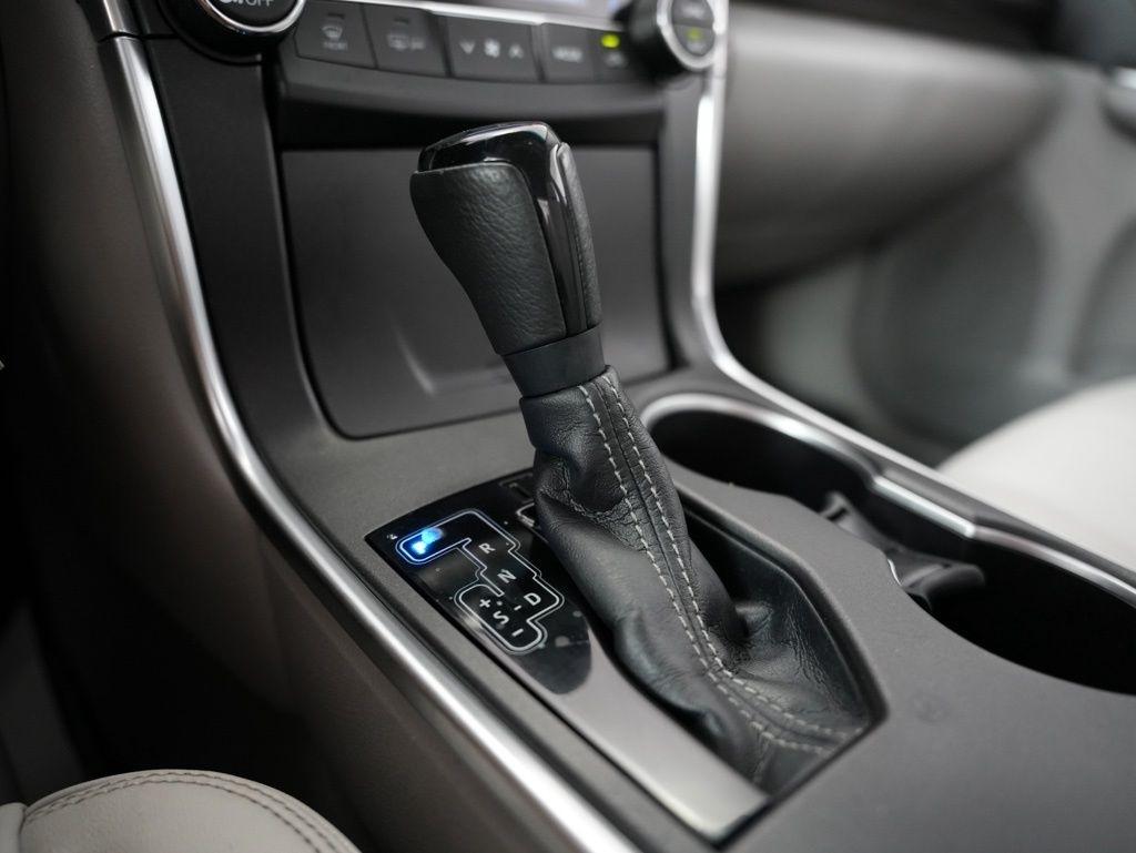 Toyota Camry XLE Auto (Natl) 2017