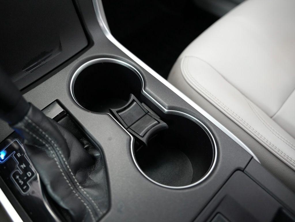 Toyota Camry XLE Auto (Natl) 2017