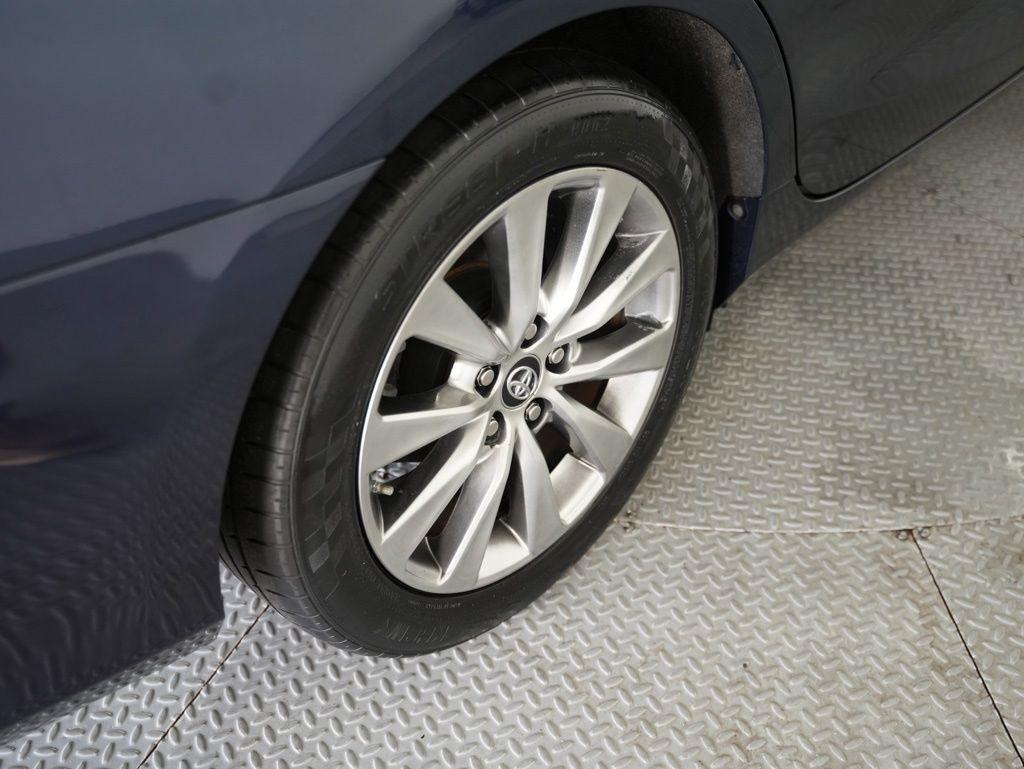 Toyota Camry XLE Auto (Natl) 2017