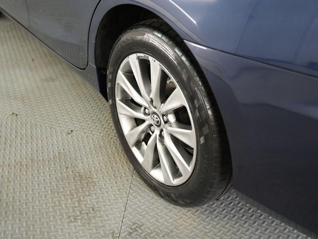 Toyota Camry XLE Auto (Natl) 2017
