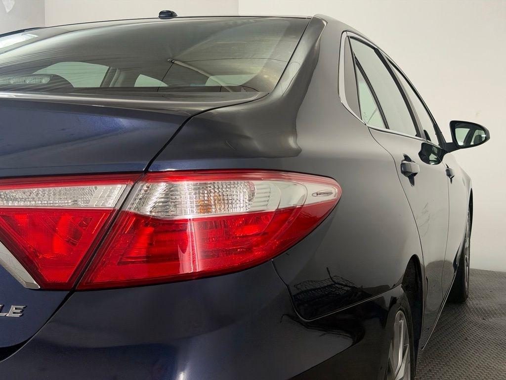 Toyota Camry XLE Auto (Natl) 2017