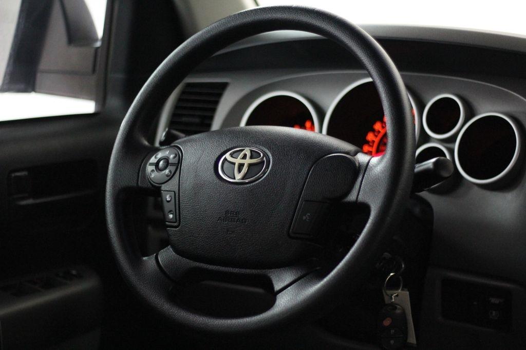 Toyota Tundra 2WD Truck Double Cab 5.7L V8 6-Spd AT (Natl) 2012