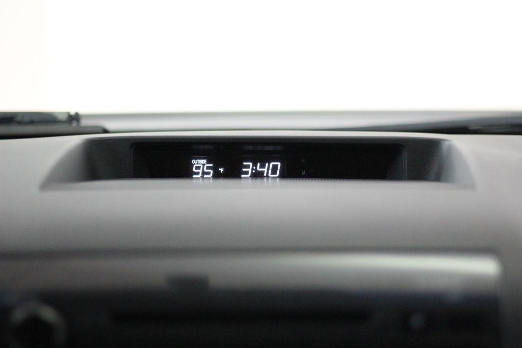 Toyota Tundra 2WD Truck Double Cab 5.7L V8 6-Spd AT (Natl) 2012