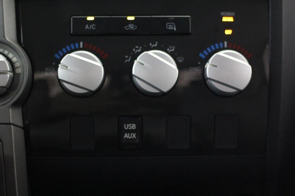 Toyota Tundra 2WD Truck Double Cab 5.7L V8 6-Spd AT (Natl) 2012