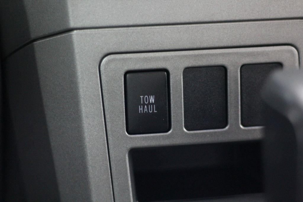 Toyota Tundra 2WD Truck Double Cab 5.7L V8 6-Spd AT (Natl) 2012
