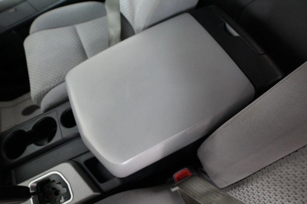 Toyota Tundra 2WD Truck Double Cab 5.7L V8 6-Spd AT (Natl) 2012