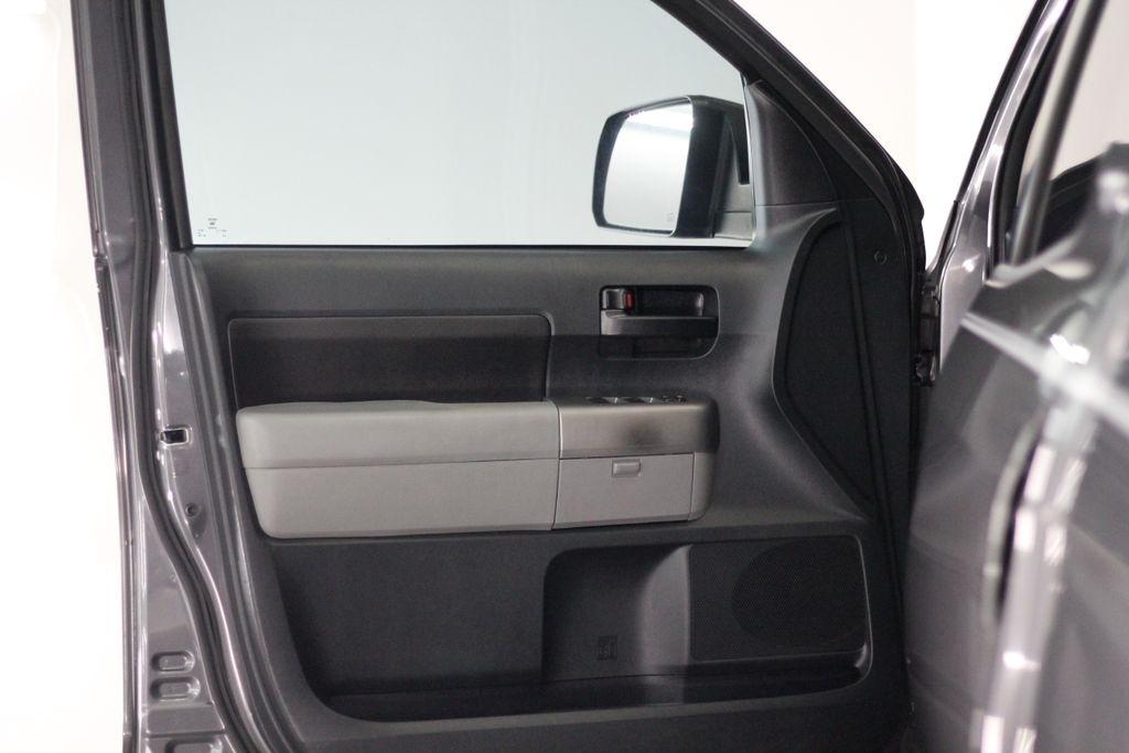 Toyota Tundra 2WD Truck Double Cab 5.7L V8 6-Spd AT (Natl) 2012