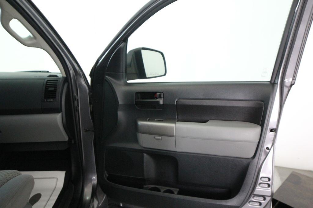 Toyota Tundra 2WD Truck Double Cab 5.7L V8 6-Spd AT (Natl) 2012