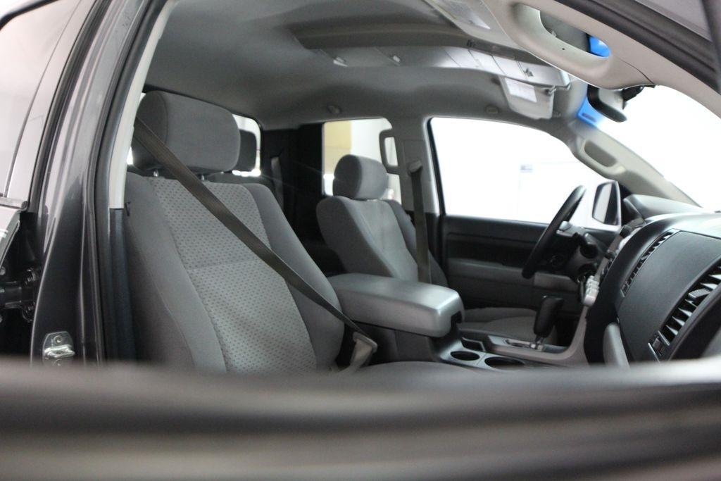 Toyota Tundra 2WD Truck Double Cab 5.7L V8 6-Spd AT (Natl) 2012