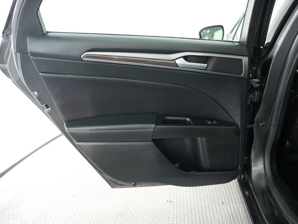 Ford Fusion SE FWD 2017
