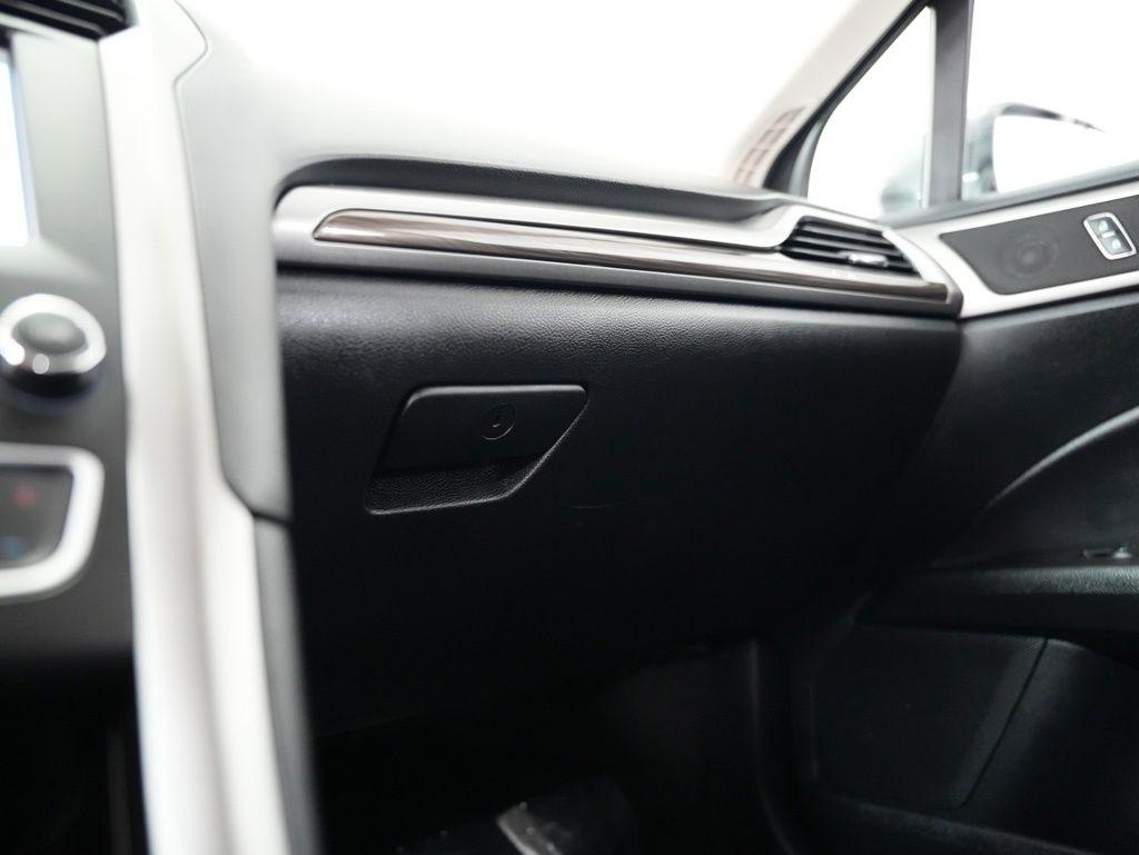 Ford Fusion SE FWD 2017