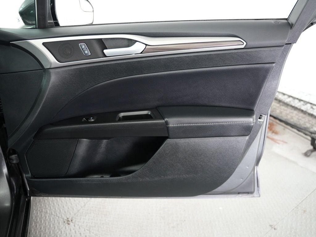 Ford Fusion SE FWD 2017