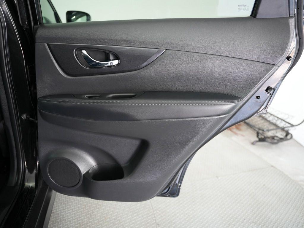 Nissan Rogue FWD SV 2020