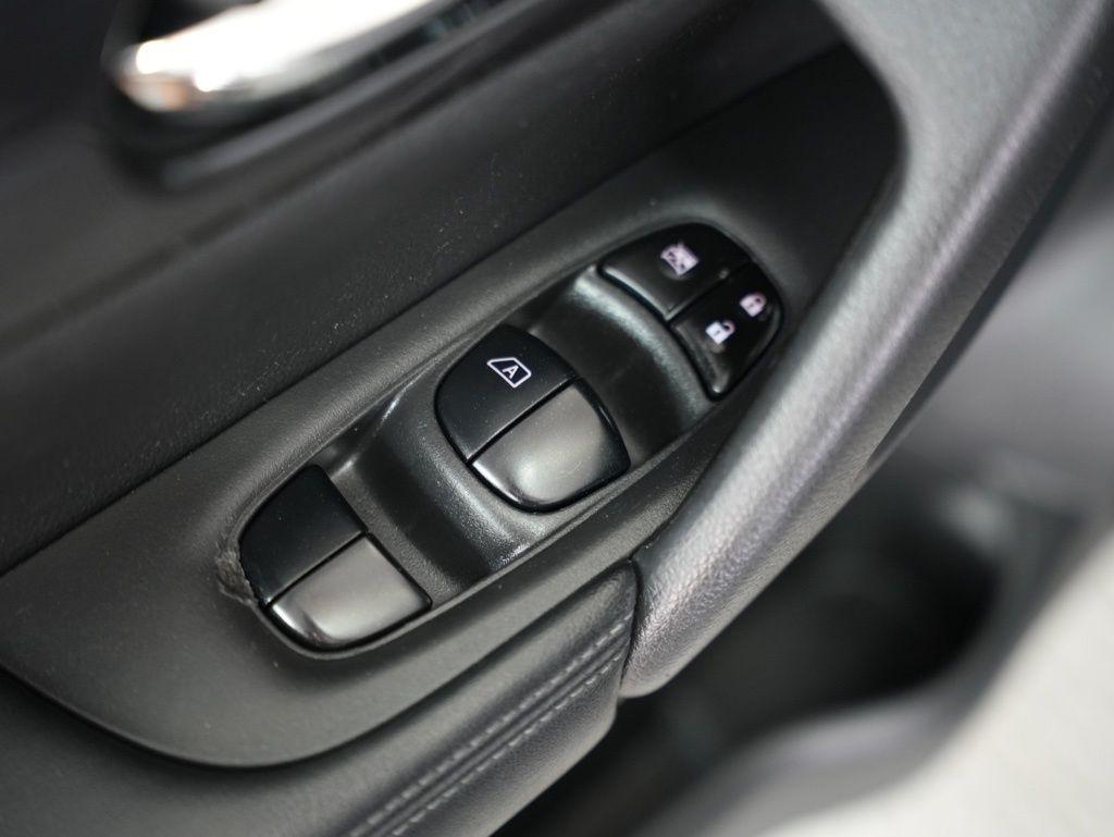 Nissan Rogue FWD SV 2020