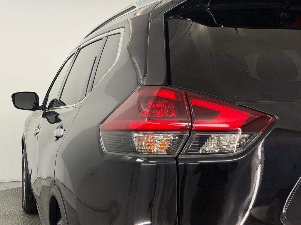 Nissan Rogue FWD SV 2020