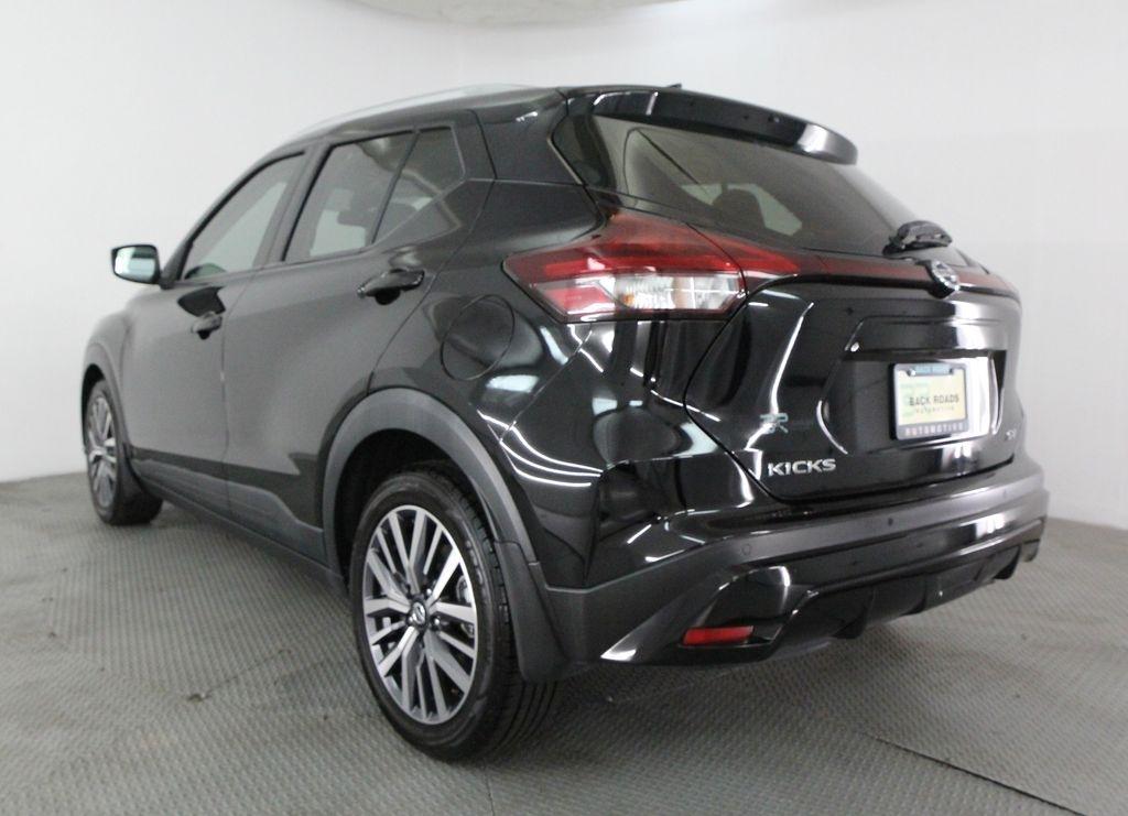 Nissan Kicks SV FWD 2021