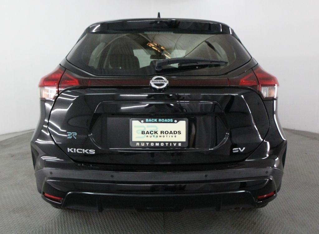 Nissan Kicks SV FWD 2021